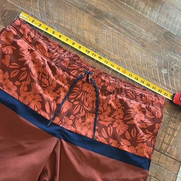 Coolibar Island Swim Trunks in Terracotta Vintage Tropical Stripe in Men’s XXL - Picture 6 of 13